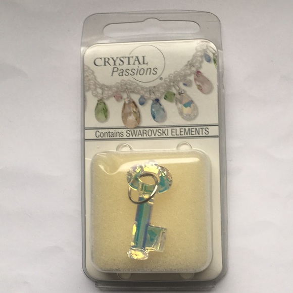 Swarovski Crystal Key Inspired By Yoko Ono - Picture 7 of 8